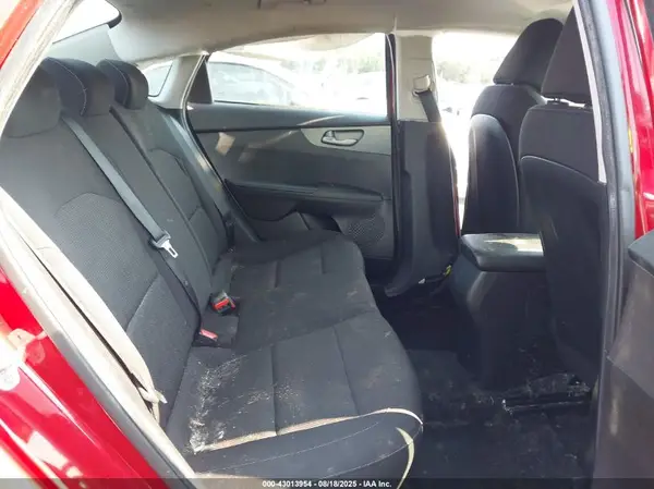 3KPF24AD9KE099151 2019 KIA FORTE - Image 8