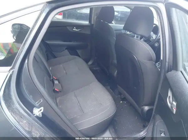 3KPF24AD9KE099411 2019 KIA FORTE - Image 8
