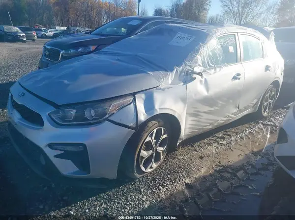 3KPF24AD9KE099991 2019 KIA FORTE - Image 2