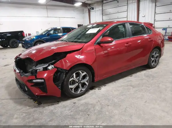 3KPF24AD9KE100251 2019 KIA FORTE - Image 2