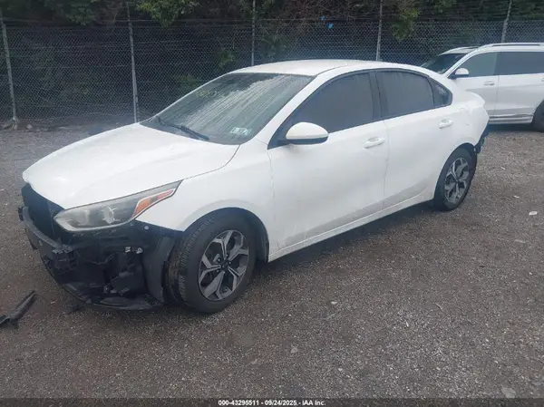 3KPF24AD9KE103912 2019 KIA FORTE - Image 2