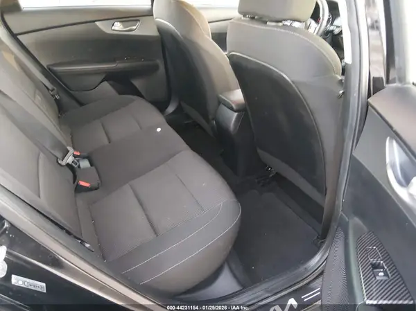 3KPF24AD9KE104347 2019 KIA FORTE - Image 8