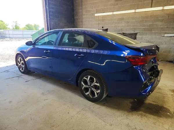 3KPF24AD9KE104784 2019 KIA FORTE - Image 2