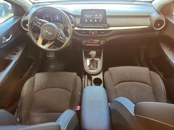 3KPF24AD9KE104784 2019 KIA FORTE - Image 8