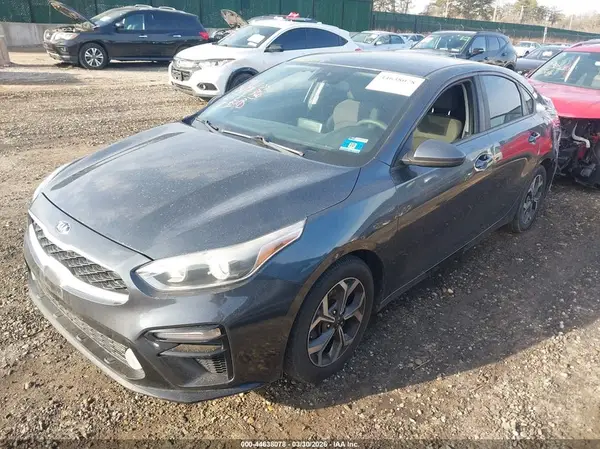 3KPF24AD9KE104798 2019 KIA FORTE - Image 2