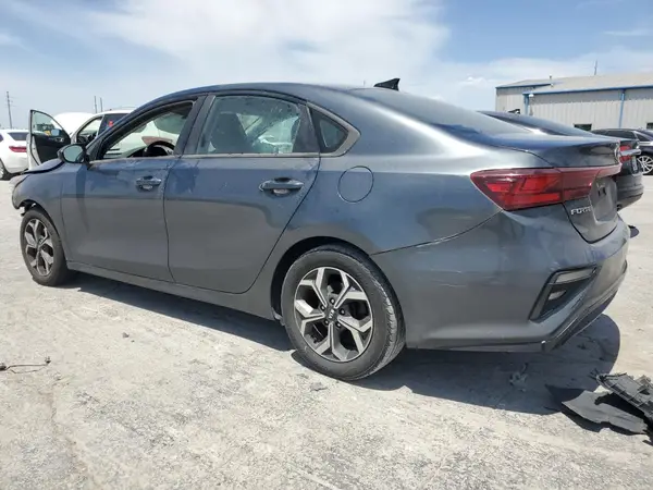 3KPF24AD9KE104882 2019 KIA FORTE - Image 2
