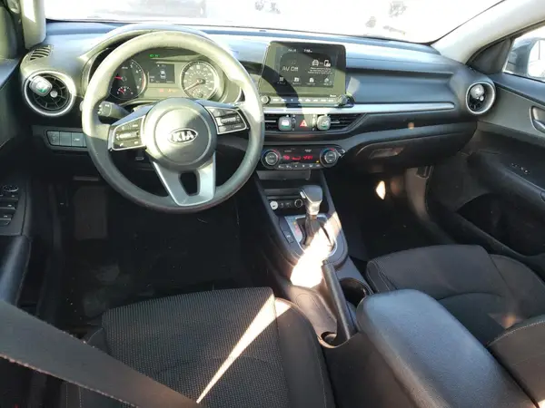 3KPF24AD9KE105840 2019 KIA FORTE - Image 8