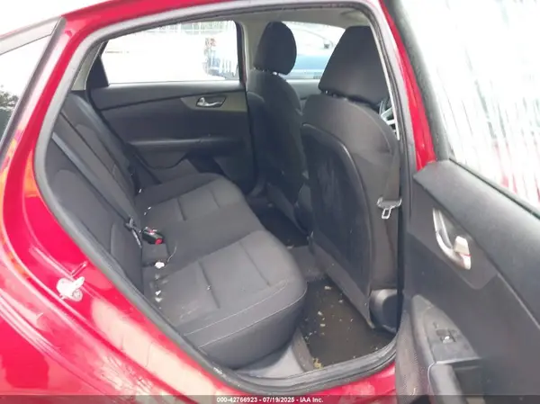 3KPF24AD9KE106390 2019 KIA FORTE - Image 8