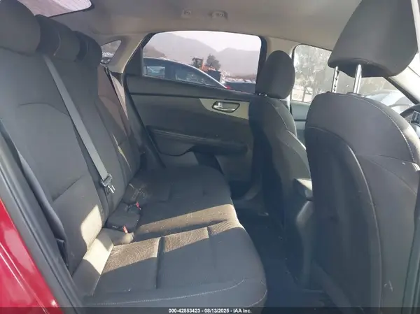3KPF24AD9KE108818 2019 KIA FORTE - Image 8