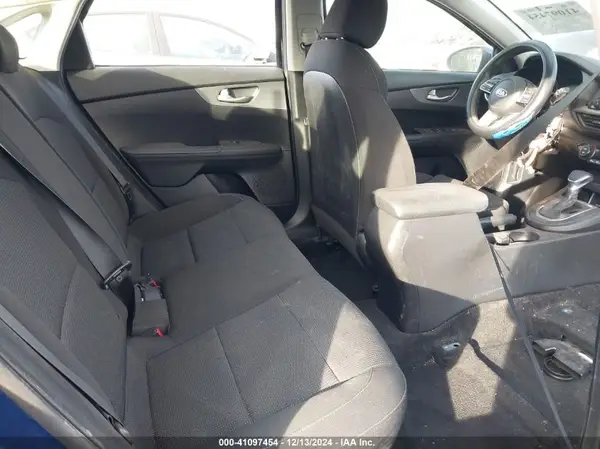 3KPF24AD9KE109757 2019 KIA FORTE - Image 8