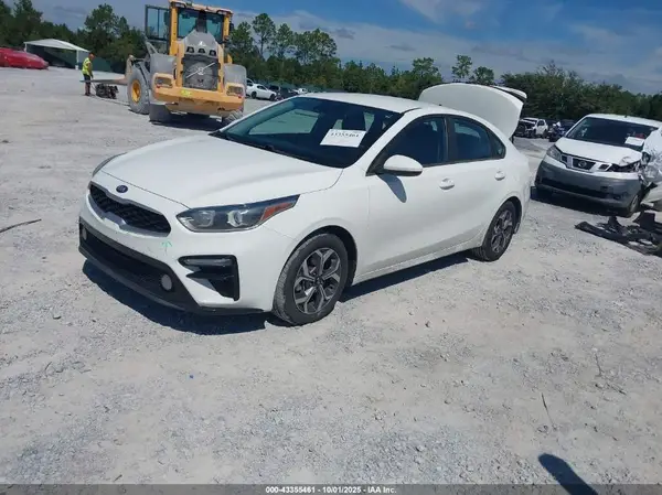 3KPF24AD9KE110925 2019 KIA FORTE - Image 2