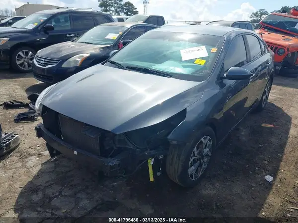3KPF24AD9KE112092 2019 KIA FORTE - Image 2