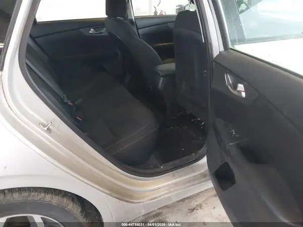 3KPF24AD9KE118507 2019 KIA FORTE - Image 8