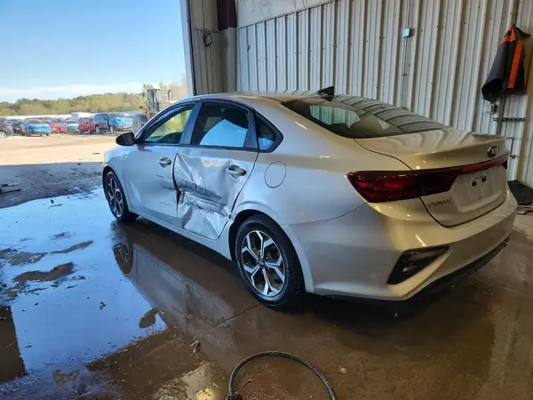 3KPF24AD9KE118667 2019 KIA FORTE - Image 2