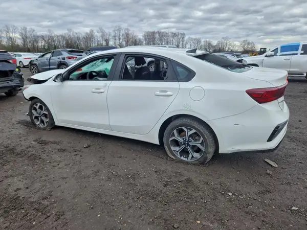 3KPF24AD9KE119768 2019 KIA FORTE - Image 2