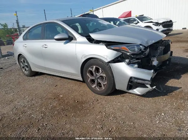 3KPF24AD9KE120824 2019 KIA FORTE - Image 1