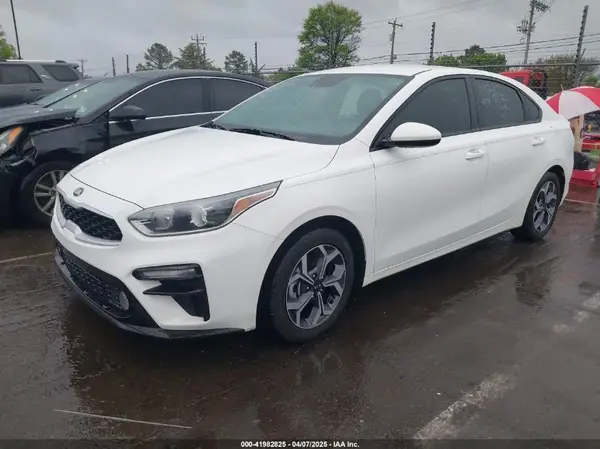 3KPF24AD9KE122010 2019 KIA FORTE - Image 2
