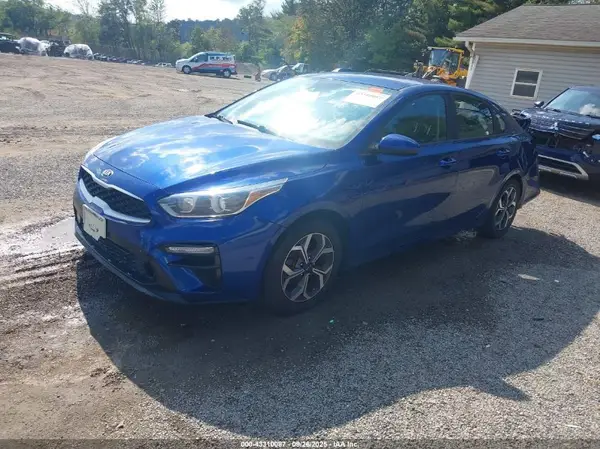3KPF24AD9KE125070 2019 KIA FORTE - Image 2