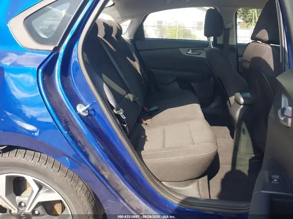 3KPF24AD9KE125070 2019 KIA FORTE - Image 8