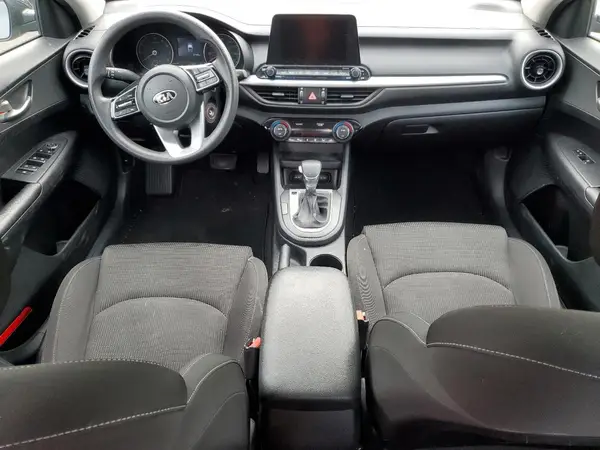 3KPF24AD9KE125389 2019 KIA FORTE - Image 8