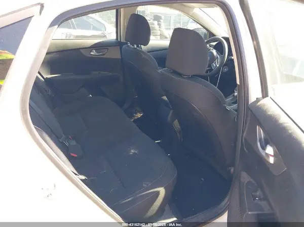 3KPF24AD9KE130382 2019 KIA FORTE - Image 8