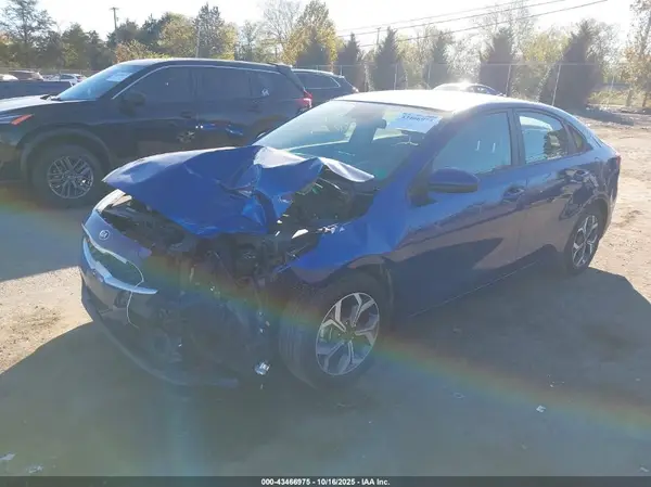 3KPF24AD9KE130494 2019 KIA FORTE - Image 2