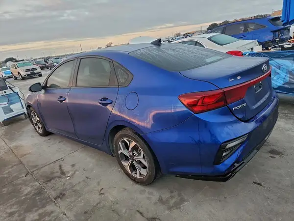 3KPF24AD9KE130530 2019 KIA FORTE - Image 2