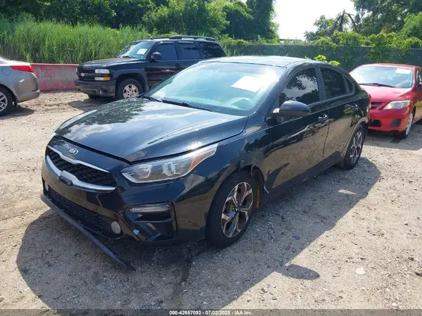 3KPF24AD9KE131628 2019 KIA FORTE - Image 2
