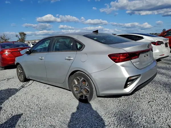 3KPF24AD9KE132049 2019 KIA FORTE - Image 2