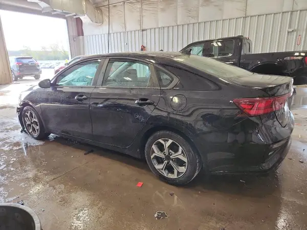 3KPF24AD9KE135159 2019 KIA FORTE - Image 2