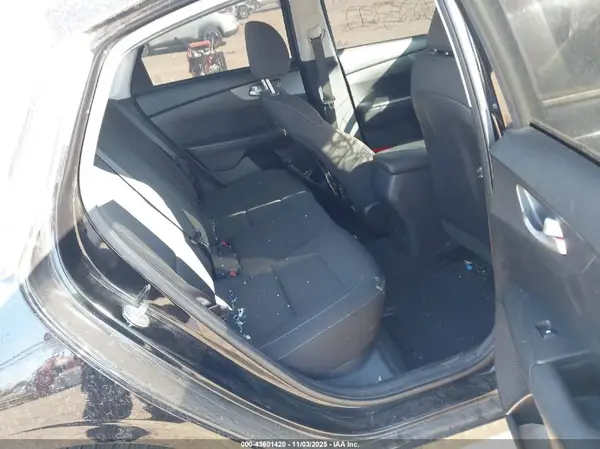 3KPF24AD9KE135808 2019 KIA FORTE - Image 8