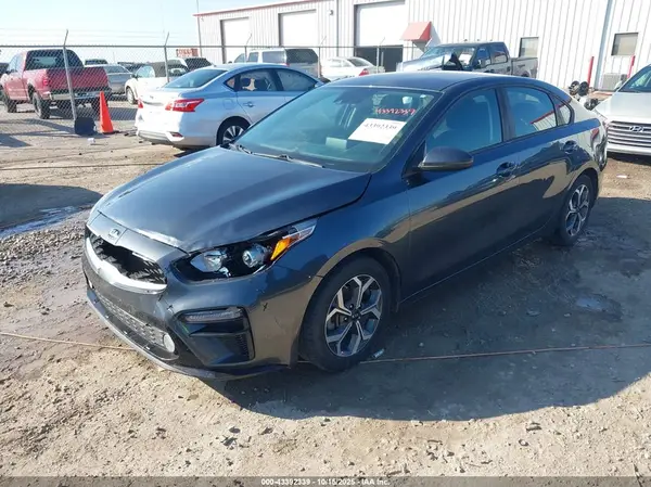 3KPF24AD9KE136568 2019 KIA FORTE - Image 2