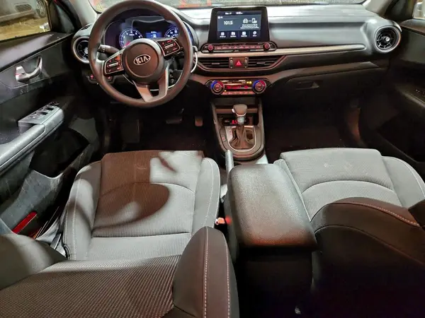3KPF24AD9KE138658 2019 KIA FORTE - Image 8