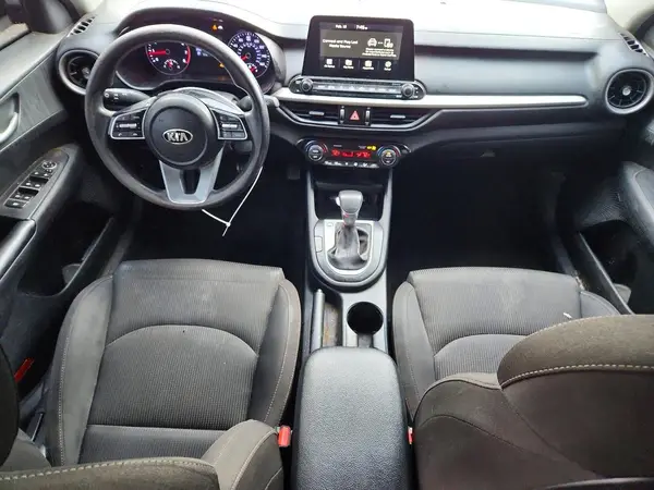 3KPF24AD9KE138885 2019 KIA FORTE - Image 8