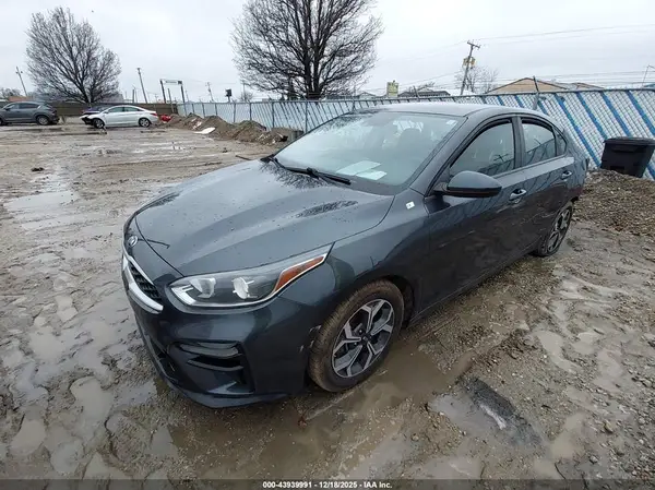 3KPF24AD9LE156868 2020 KIA FORTE - Image 2