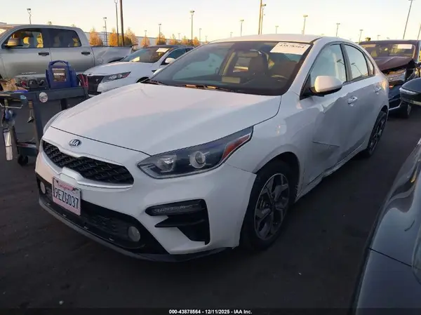 3KPF24AD9LE175131 2020 KIA FORTE - Image 2