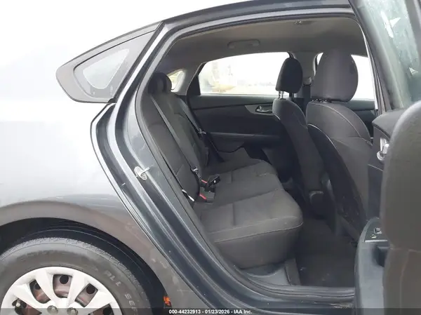 3KPF24AD9LE180958 2020 KIA FORTE - Image 8