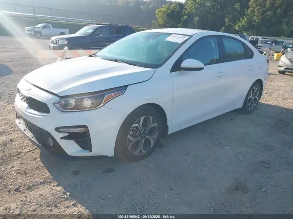 3KPF24AD9LE185612 2020 KIA FORTE - Image 2