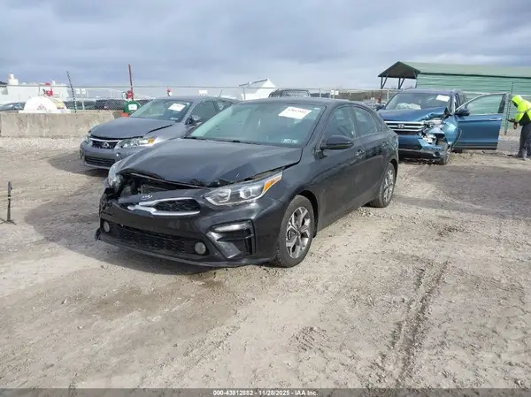 3KPF24AD9LE195864 2020 KIA FORTE - Image 2