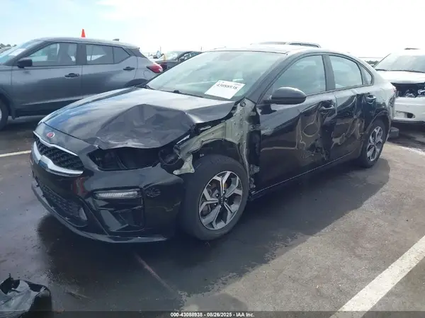 3KPF24AD9LE205745 2020 KIA FORTE - Image 2