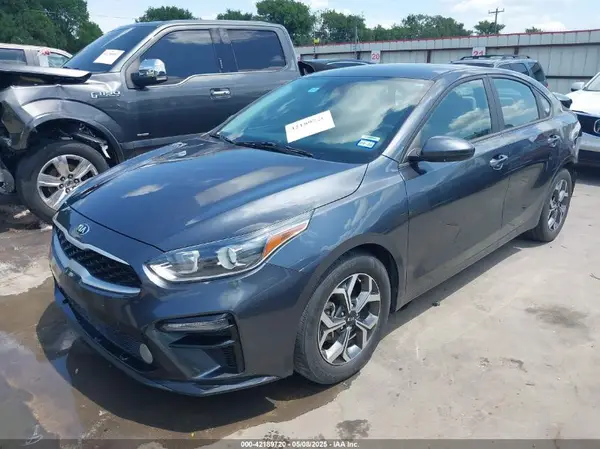 3KPF24AD9LE212985 2020 KIA FORTE - Image 2