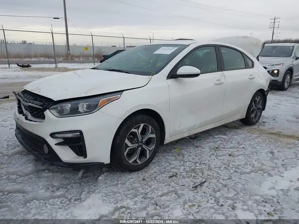 3KPF24AD9LE233979 2020 KIA FORTE - Image 2