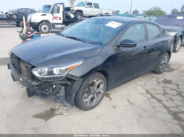 3KPF24AD9LE242326 2020 KIA FORTE - Image 2