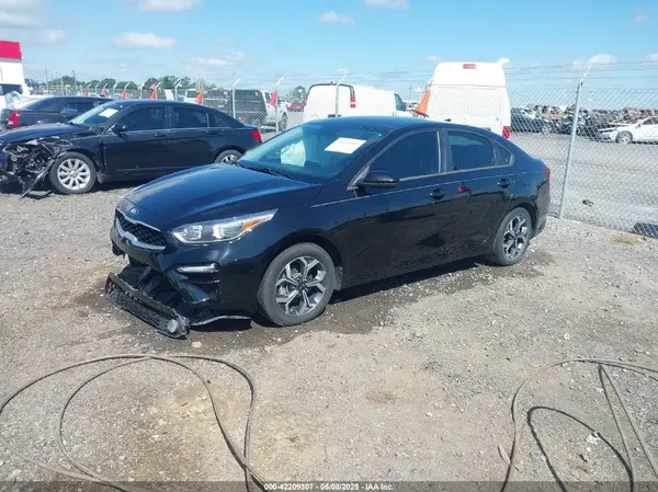 3KPF24AD9ME264604 2021 KIA FORTE - Image 2