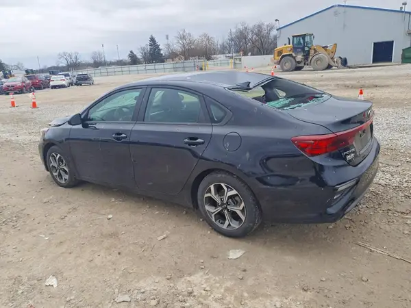 3KPF24AD9ME264747 2021 KIA FORTE - Image 2