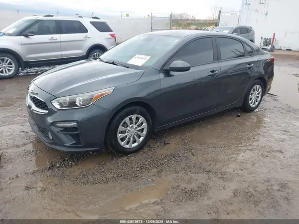 3KPF24AD9ME265879 2021 KIA FORTE - Image 2
