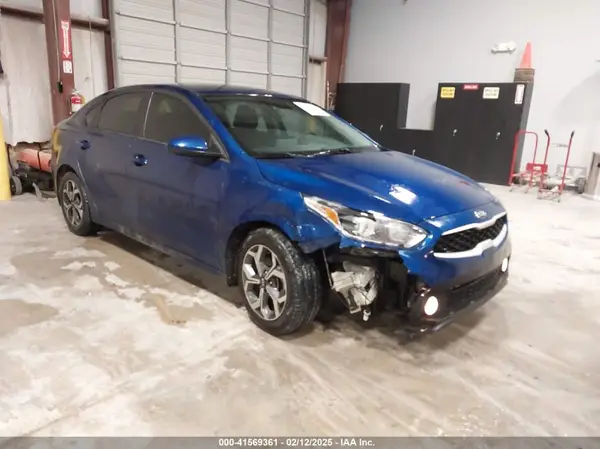3KPF24AD9ME265946 2021 KIA FORTE - Image 1