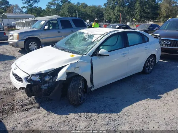 3KPF24AD9ME266465 2021 KIA FORTE - Image 2