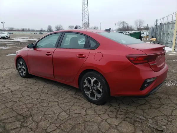 3KPF24AD9ME268913 2021 KIA FORTE - Image 2