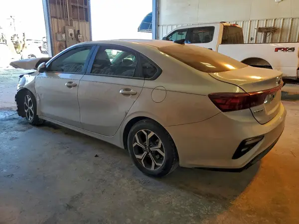 3KPF24AD9ME269785 2021 KIA FORTE - Image 2